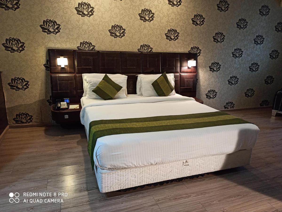 Hotel Patliputra Exotica Patna  Dış mekan fotoğraf