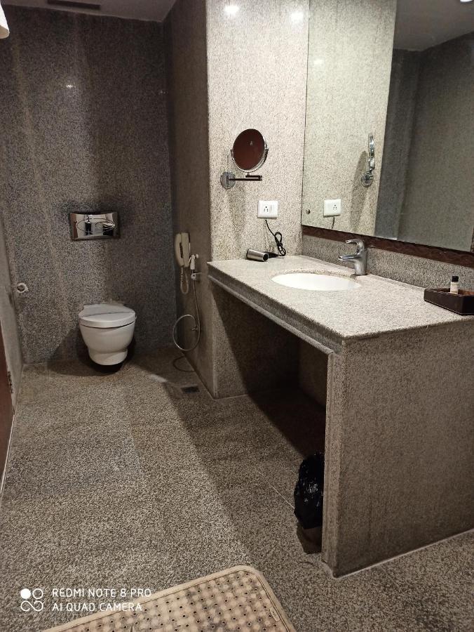 Hotel Patliputra Exotica Patna  Dış mekan fotoğraf